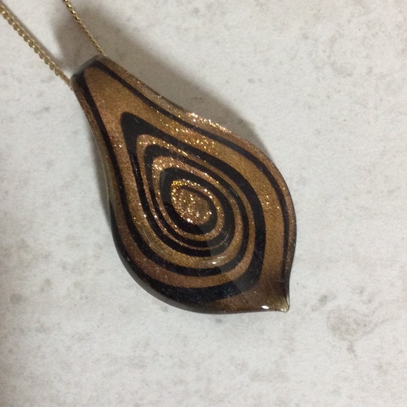 Copper swirl drop on gold chain necklace - Picture 3 of 8